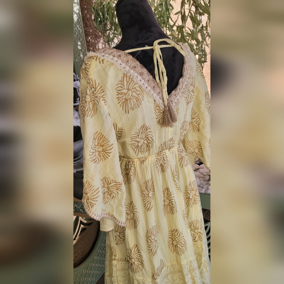 Elegant Yellow Dress - Picture 11 of 11